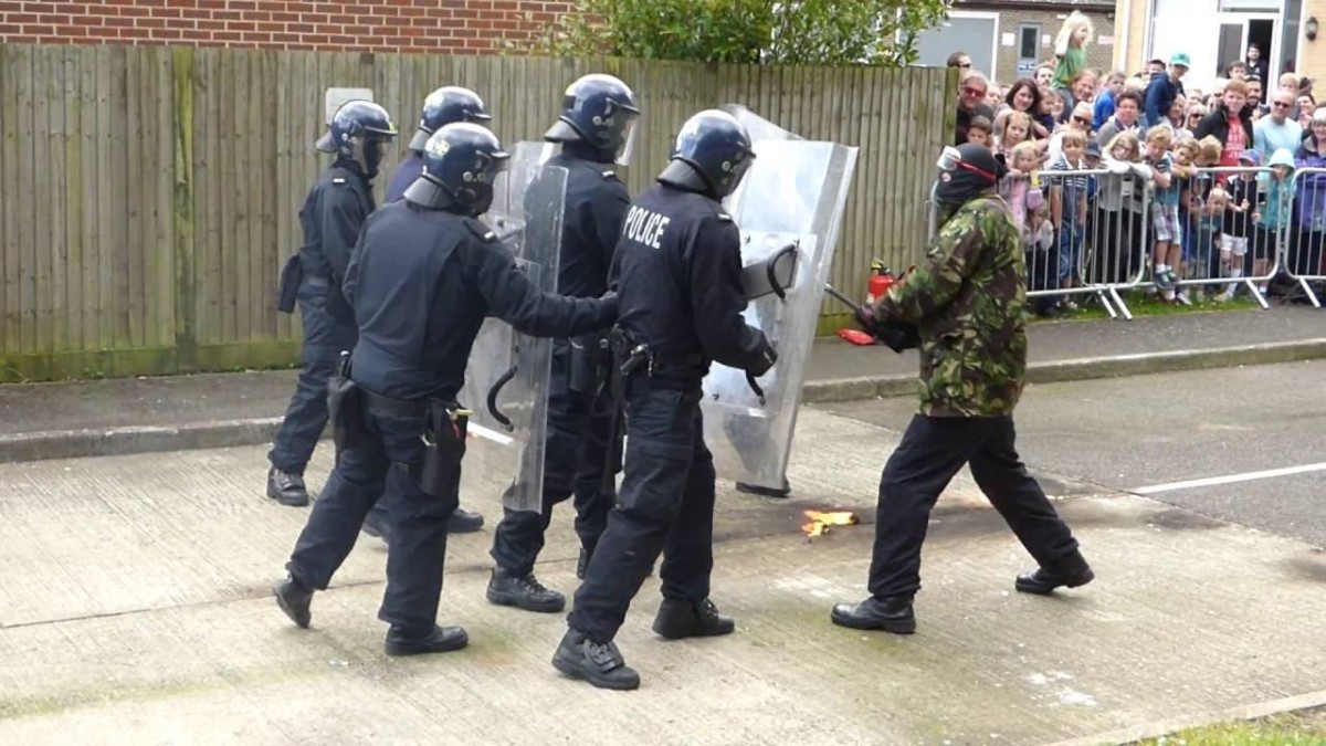 Sanctionarea legala a infractiunilor contra ordinii si linistii publice